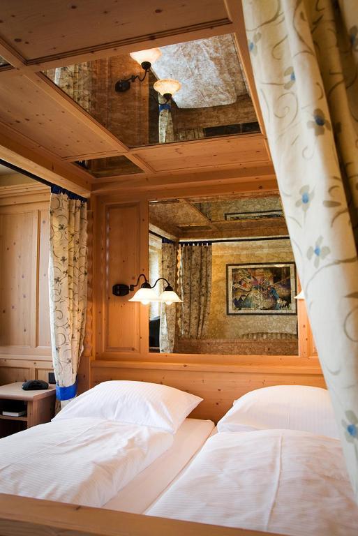 Hotel Goldener Helm Lichtenstein  Eksteriør billede